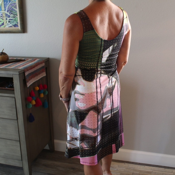 Modern, Reversible Dress - Picture 11 of 14